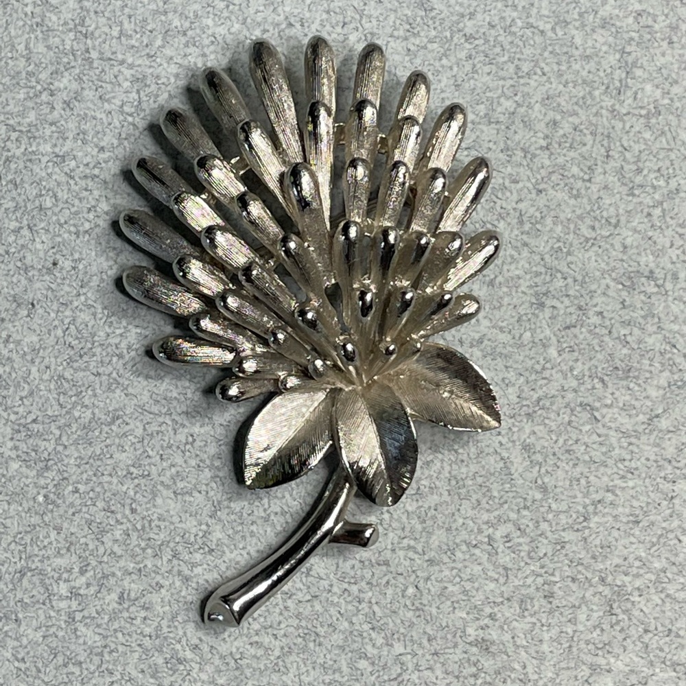 Crown Trifari 3D Thistle Brooch Pin Vintage Silver Tone